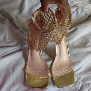 Clear heel bling pumps